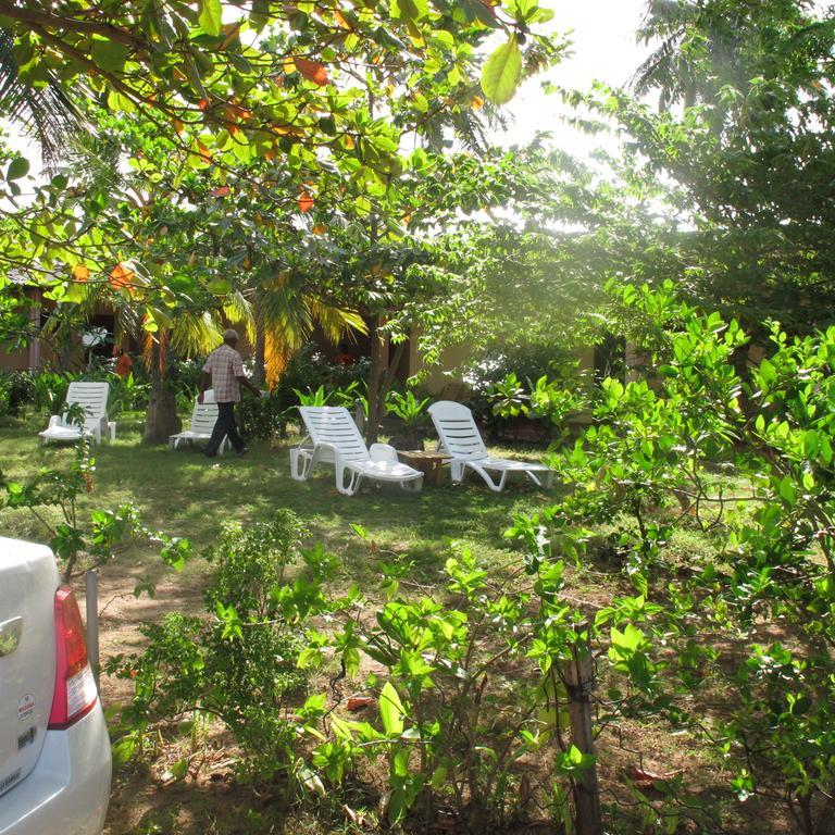 Shahira Hotel Nilaveli Kamer foto