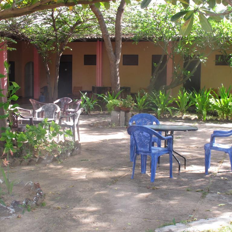Shahira Hotel Nilaveli Kamer foto