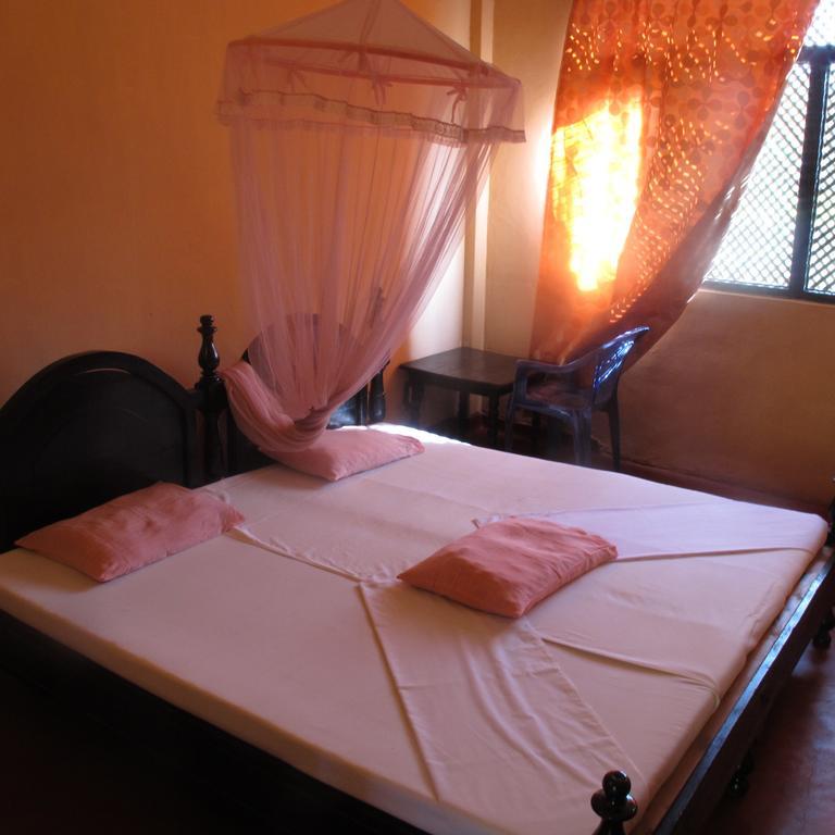 Shahira Hotel Nilaveli Kamer foto