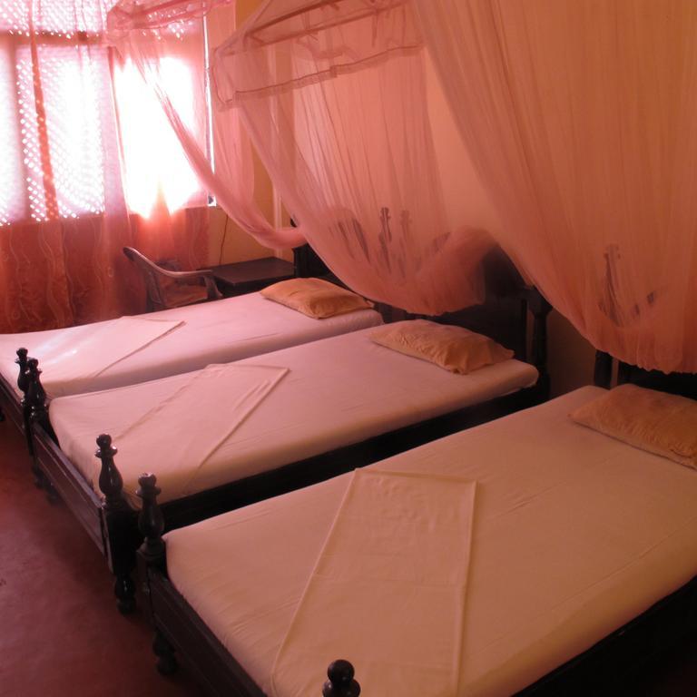 Shahira Hotel Nilaveli Kamer foto