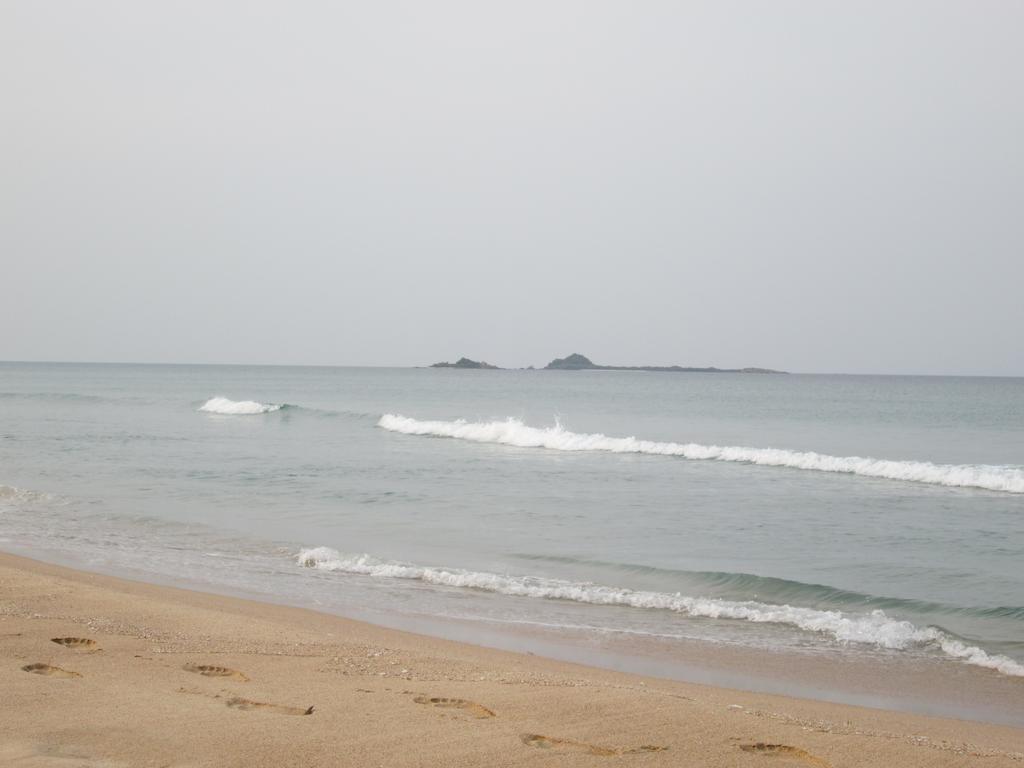 Shahira Hotel Nilaveli Buitenkant foto