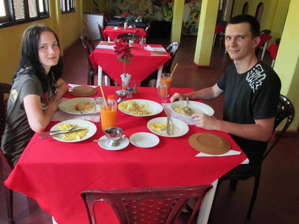 Shahira Hotel Nilaveli Buitenkant foto